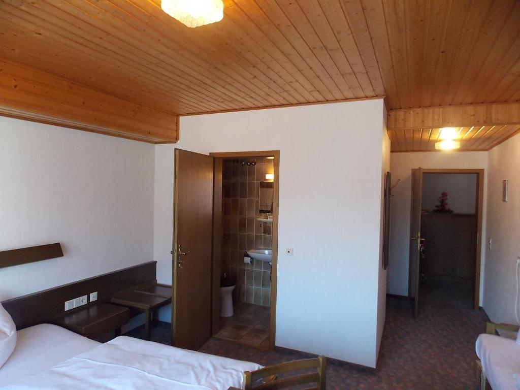 Gasthof Rhoenperle Kothen (Motten) Quarto foto